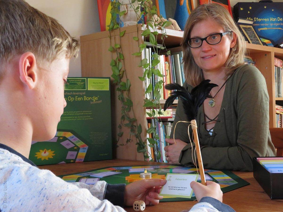 Daisy Luiten speelt ons bestaan op een bordje met client